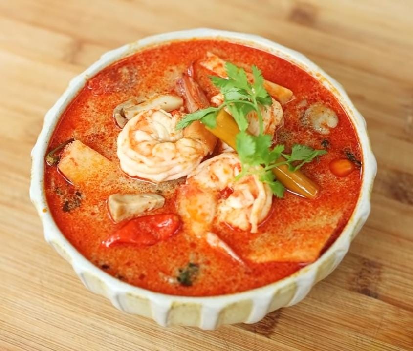 Tom Yum Goong: Sup Asam Pedas Khas Thailand yang Mendunia